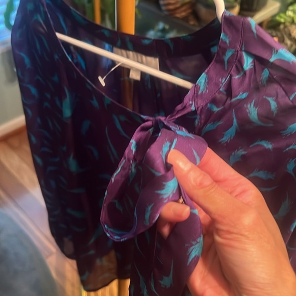 Ann Taylor Loft size medium polyester blouse, purple/teal, vey lightweight, NWOT - Picture 5 of 5